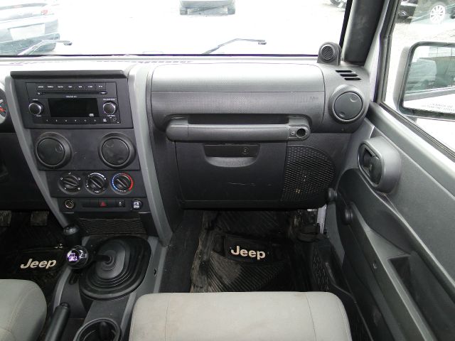 Jeep Wrangler 2010 photo 12