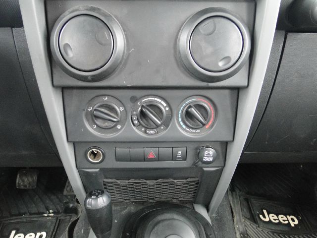 Jeep Wrangler 2010 photo 14