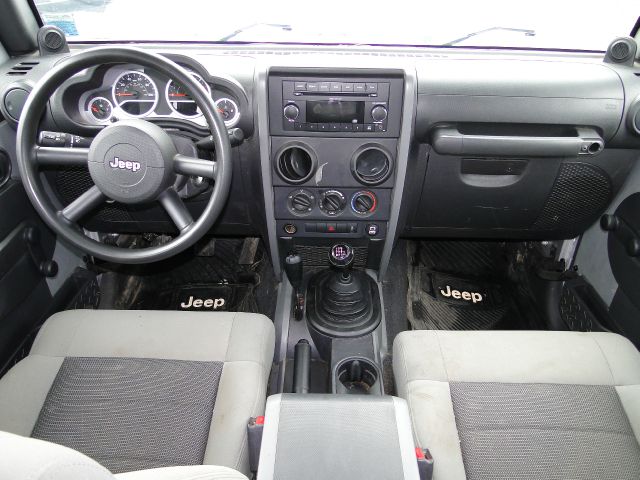 Jeep Wrangler 2010 photo 17