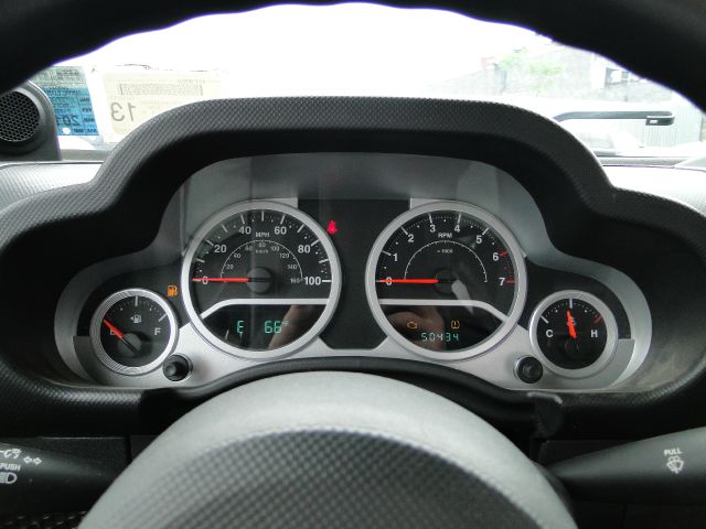 Jeep Wrangler 2010 photo 19