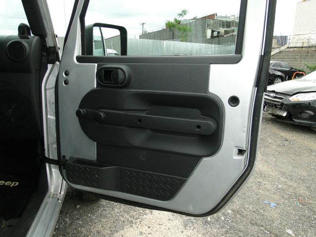 Jeep Wrangler 2010 photo 20