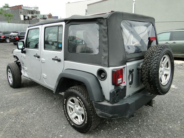 Jeep Wrangler 2010 photo 26