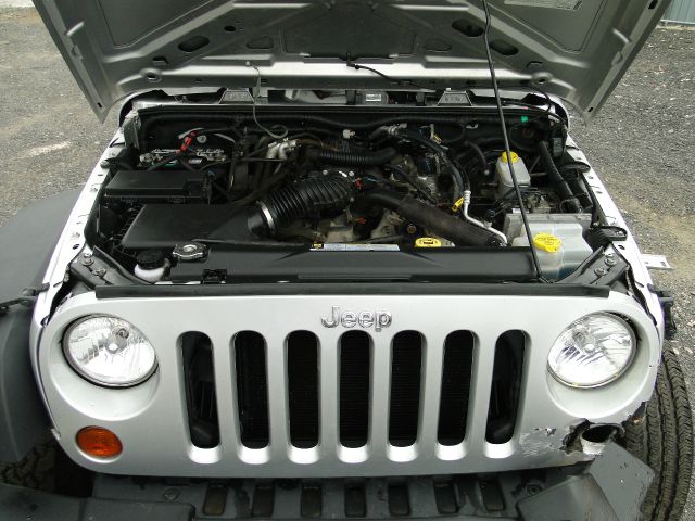 Jeep Wrangler 2010 photo 31