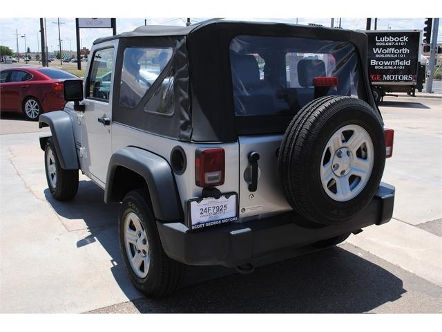 Jeep Wrangler 2010 photo 4