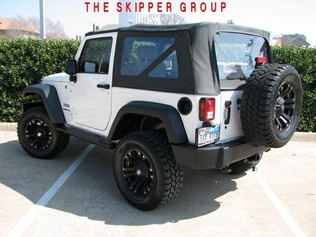 Jeep Wrangler 2010 photo 4