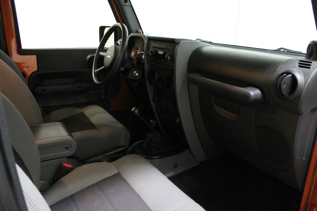 Jeep Wrangler 2010 photo 19