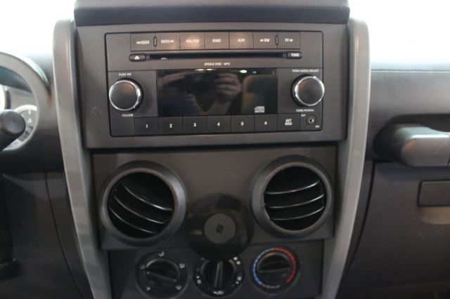 Jeep Wrangler 2010 photo 26