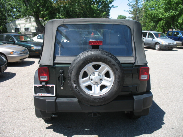 Jeep Wrangler 2010 photo 2