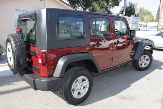 Jeep Wrangler 2010 photo 2