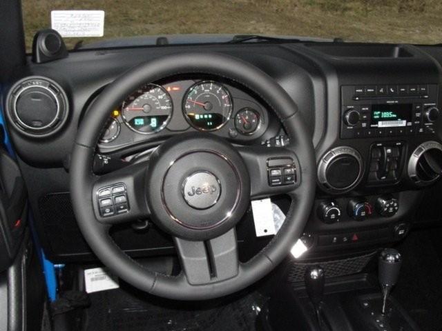 Jeep Wrangler 2011 photo 3