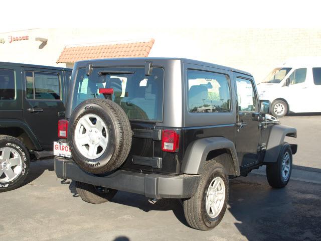 Jeep Wrangler 2011 photo 2