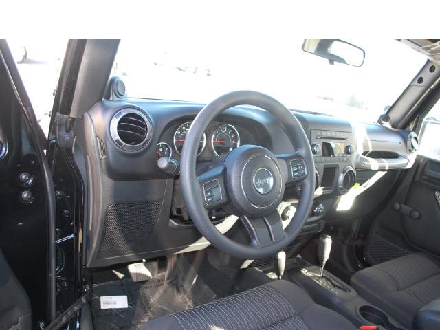 Jeep Wrangler 2011 photo 4