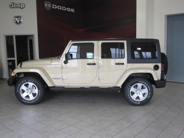 Jeep Wrangler 2011 photo 1