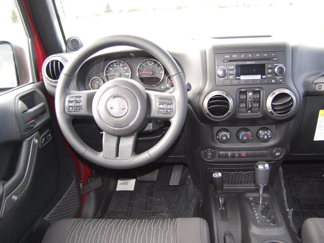 Jeep Wrangler 2011 photo 4