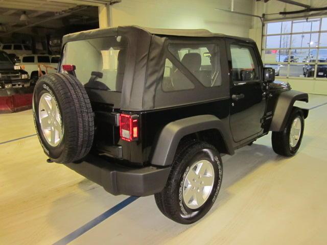 Jeep Wrangler 2011 photo 2