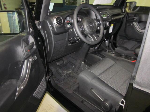 Jeep Wrangler 2011 photo 3