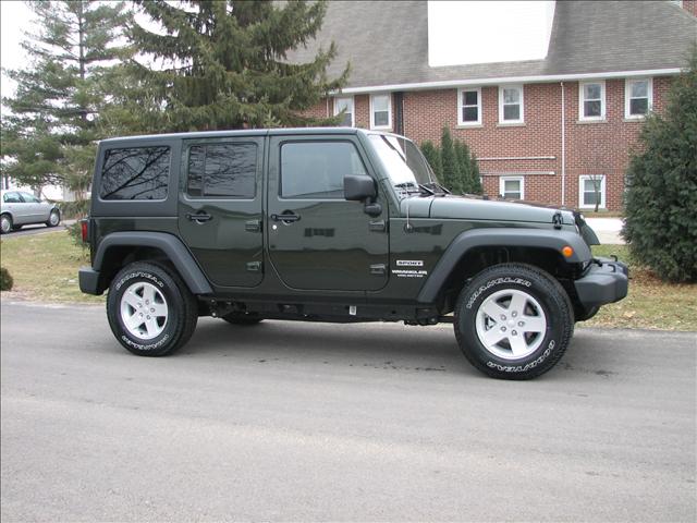 Jeep Wrangler 2011 photo 3