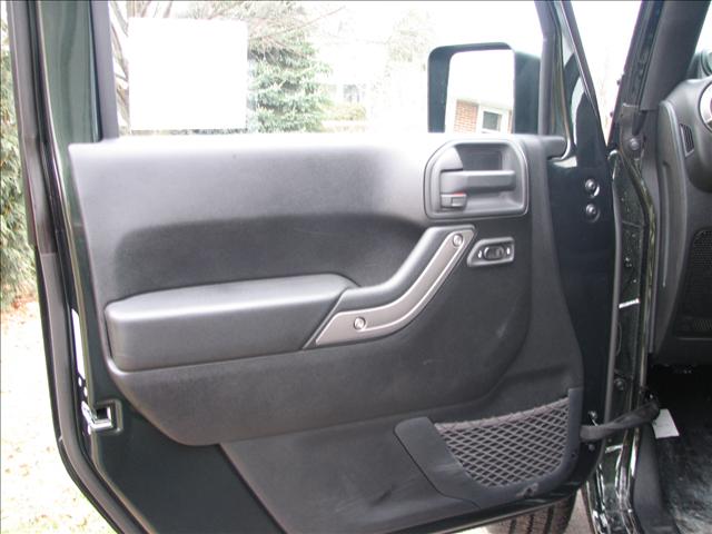 Jeep Wrangler 2011 photo 1