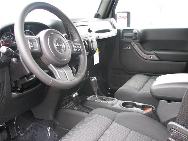 Jeep Wrangler 2011 photo 2