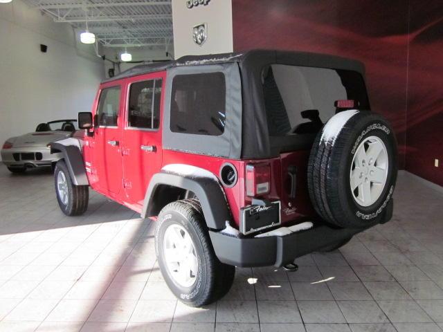 Jeep Wrangler 2011 photo 2