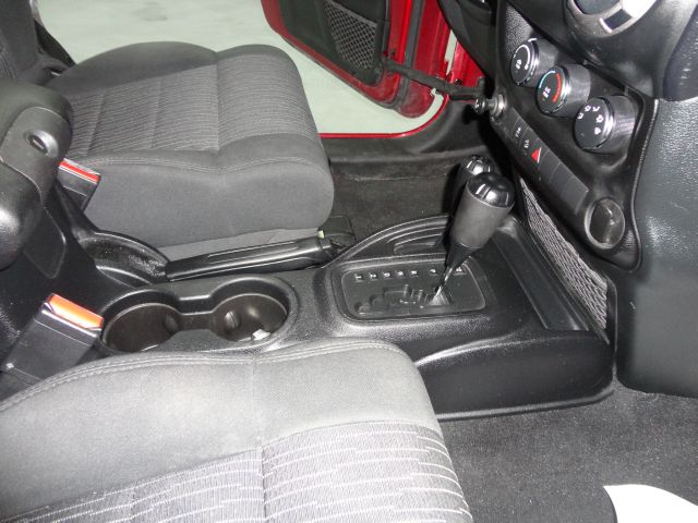 Jeep Wrangler 2011 photo 16