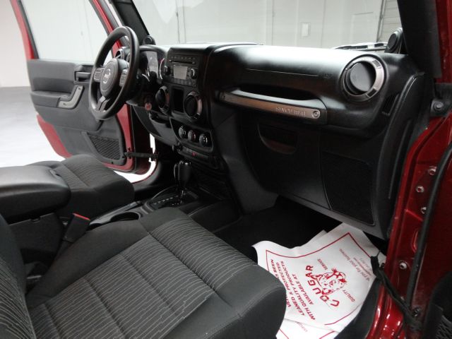 Jeep Wrangler 2011 photo 21