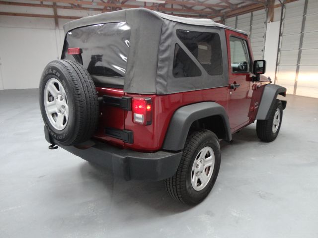 Jeep Wrangler 2011 photo 9