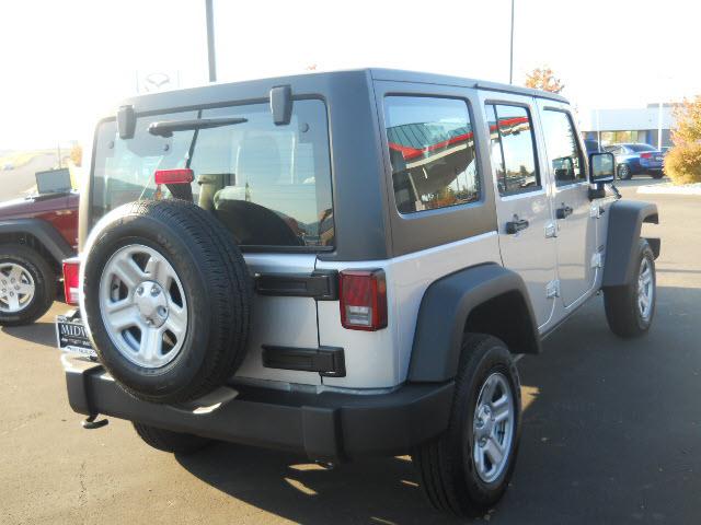 Jeep Wrangler 2011 photo 2