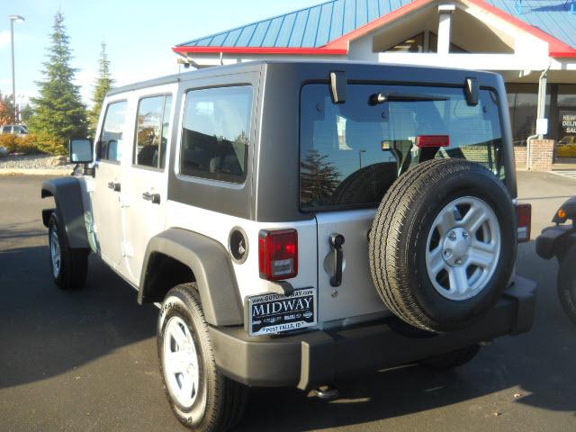 Jeep Wrangler 2011 photo 3