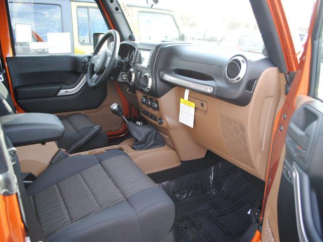 Jeep Wrangler 2011 photo 3