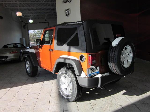 Jeep Wrangler 2011 photo 2