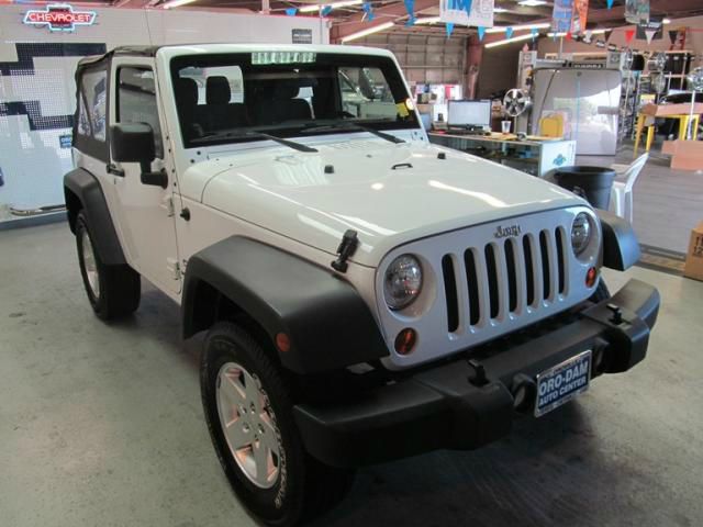 Jeep Wrangler 2011 photo 2