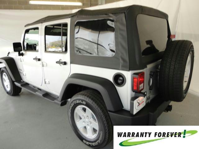 Jeep Wrangler 2011 photo 2