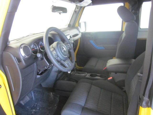 Jeep Wrangler 2011 photo 3