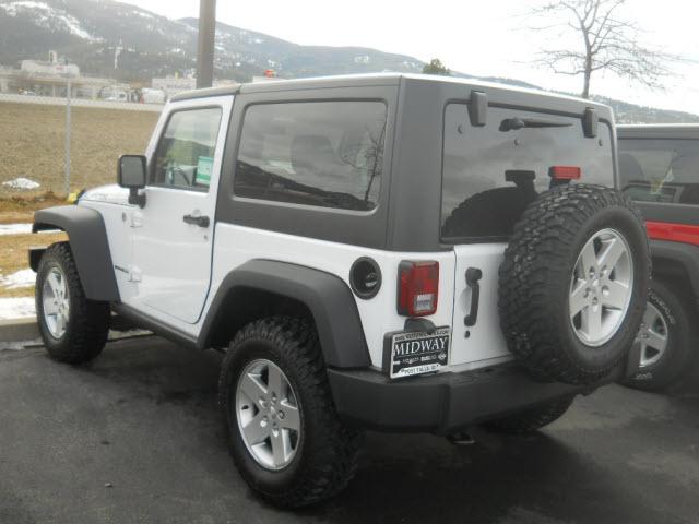 Jeep Wrangler 2011 photo 2