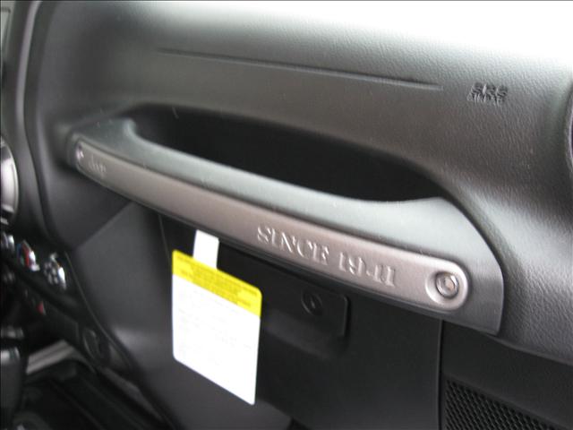 Jeep Wrangler 2011 photo 5