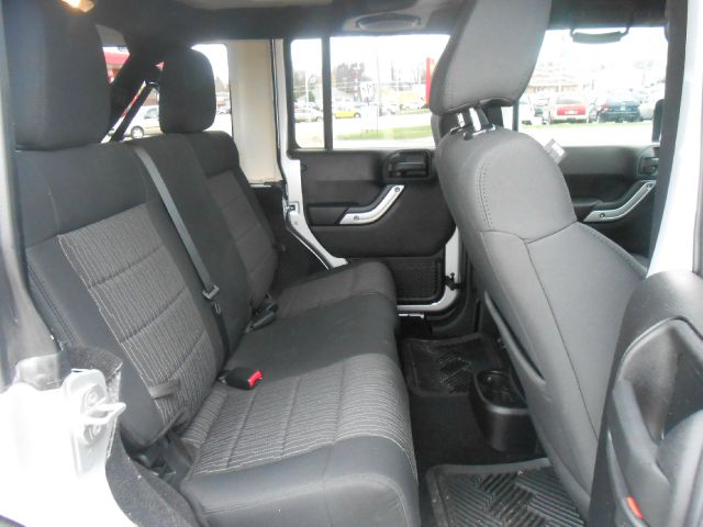 Jeep Wrangler 2011 photo 11