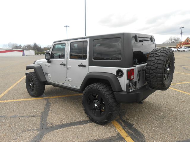 Jeep Wrangler 2011 photo 17