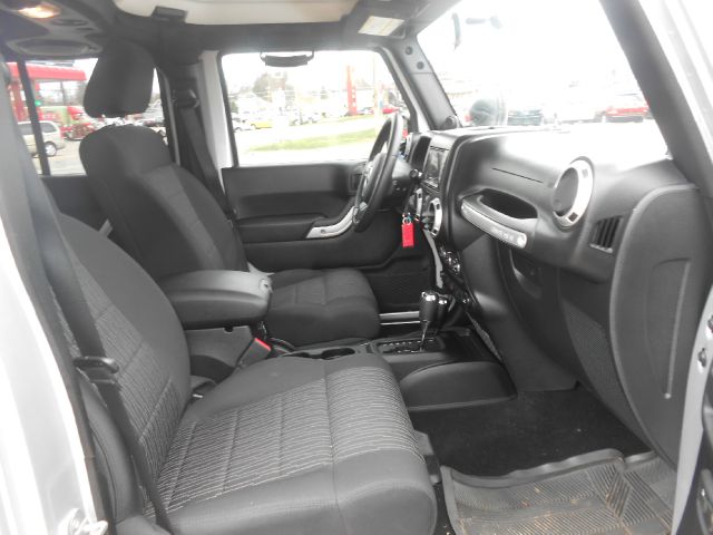 Jeep Wrangler 2011 photo 18