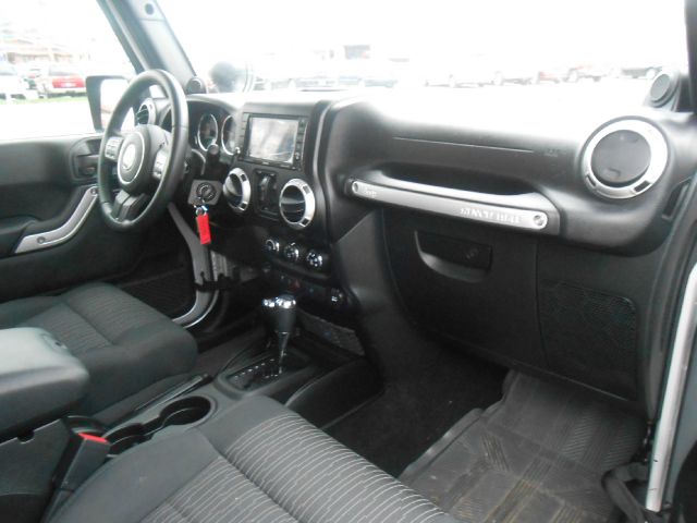 Jeep Wrangler 2011 photo 21