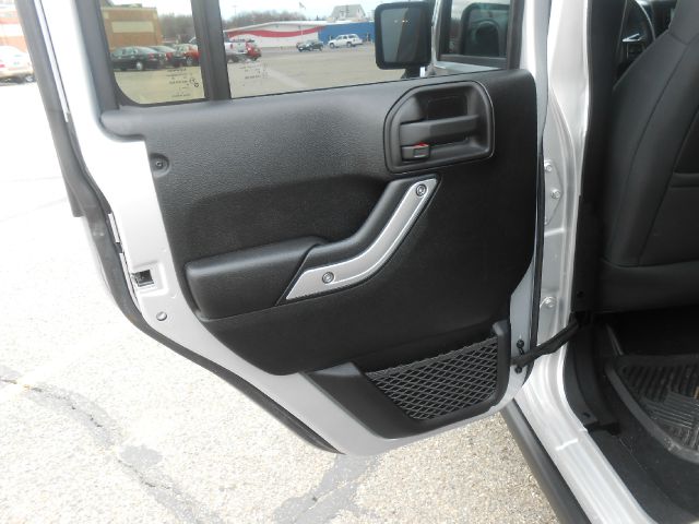 Jeep Wrangler 2011 photo 6