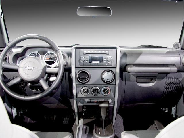 Jeep Wrangler 2011 photo 4