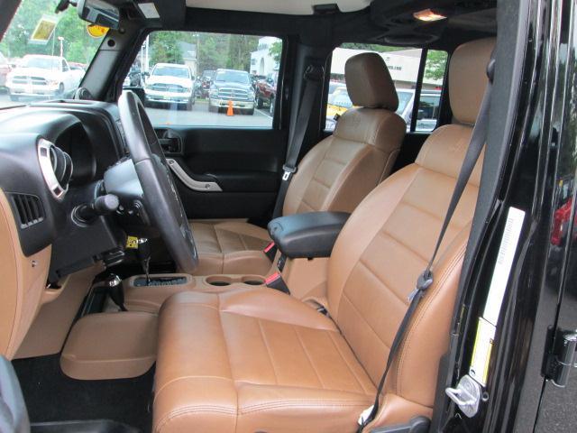 Jeep Wrangler 2011 photo 13