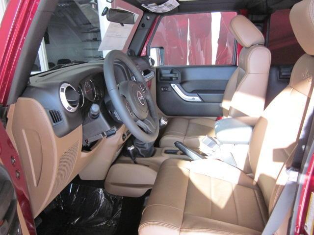 Jeep Wrangler 2011 photo 3