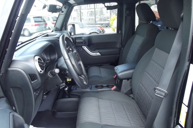 Jeep Wrangler 2011 photo 15