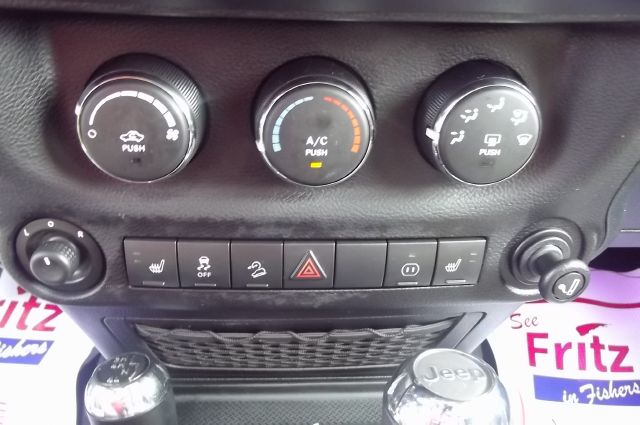 Jeep Wrangler 2011 photo 2