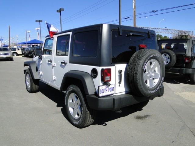 Jeep Wrangler 2011 photo 1