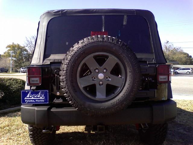 Jeep Wrangler 2011 photo 2