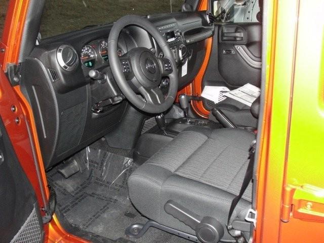 Jeep Wrangler 2011 photo 3