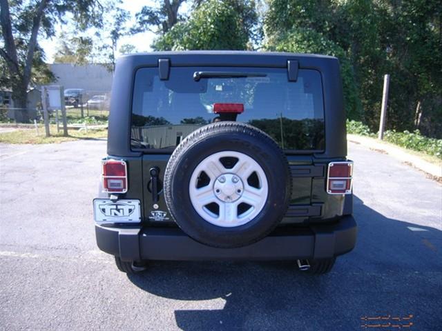 Jeep Wrangler 2011 photo 2